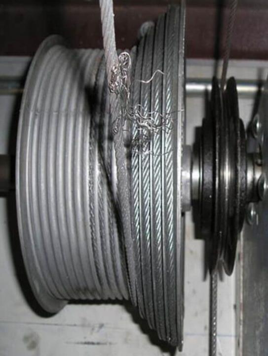 Garage Door Aircraft Lift Cables under tension